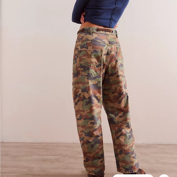 We The Free Moxie Printed Low - Slung Barrel Jeans - Picture 5 of 9